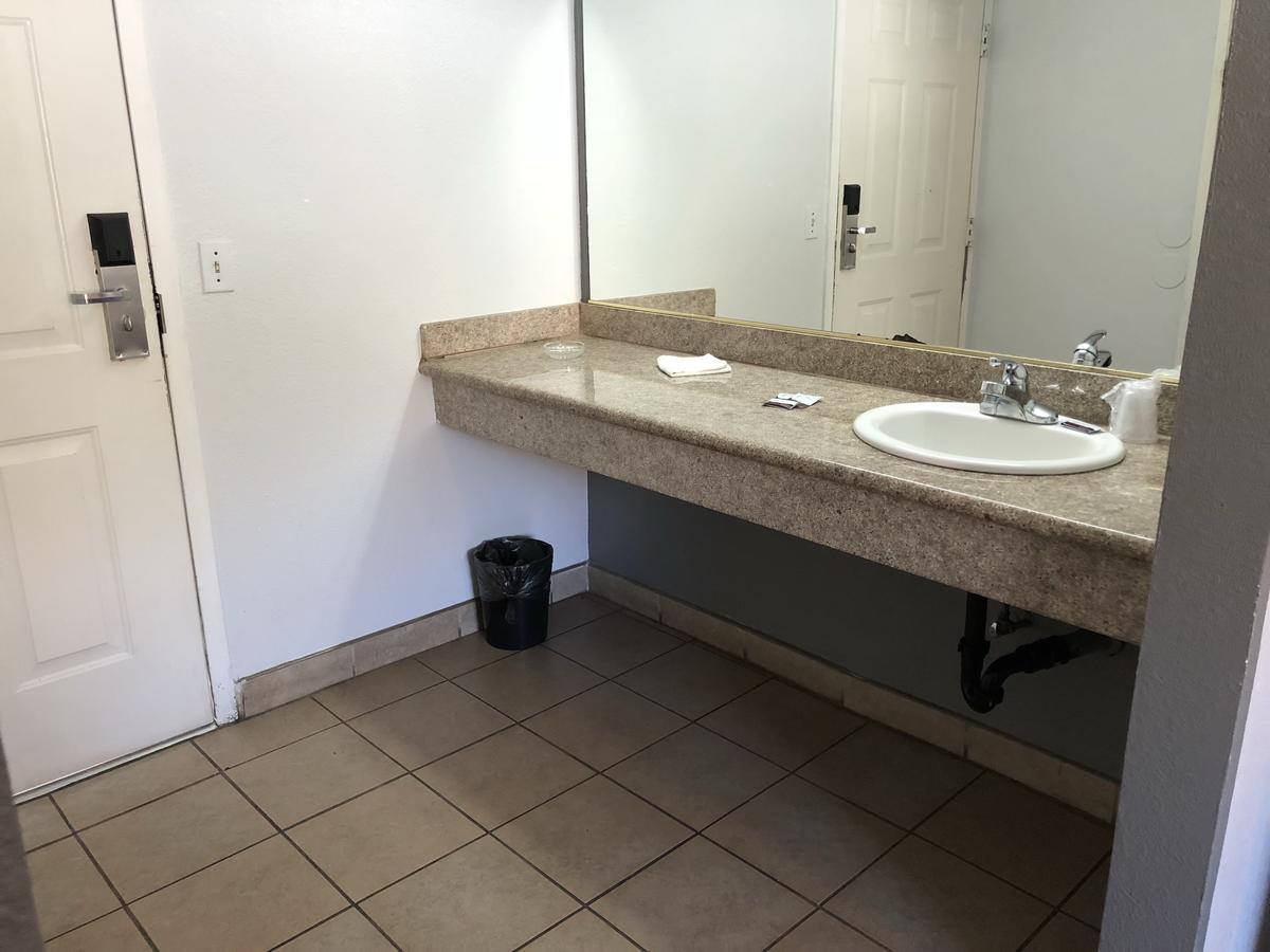 לוס אנג'לס Starlight Inn, Valley Blvd - Downtown La מראה חיצוני תמונה